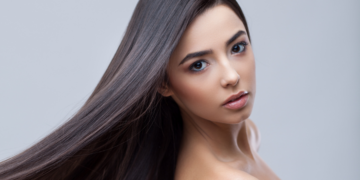 Top 10 motive pentru care sa alegi pachetul de curatare si hidratare de la Olaplex: No.4C si No.5