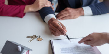 Rolul notarului în stabilirea clauzelor din contractul de vânzare-cumpărare a unui apartament